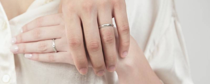 一般结婚戒指是铂金好还是黄金好 铂金和黄金的区别